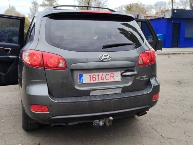 Серый Хендай Санта Фе, объемом двигателя 2.2 л и пробегом 330 тыс. км за 4700 $, фото 13 на Automoto.ua
