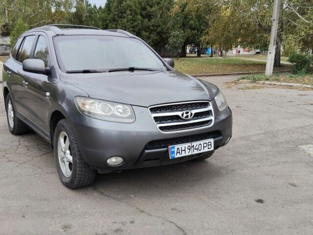 Серый Хендай Санта Фе, объемом двигателя 2.2 л и пробегом 330 тыс. км за 4700 $, фото 1 на Automoto.ua