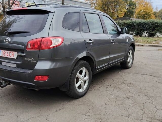 Серый Хендай Санта Фе, объемом двигателя 2.2 л и пробегом 330 тыс. км за 4700 $, фото 7 на Automoto.ua