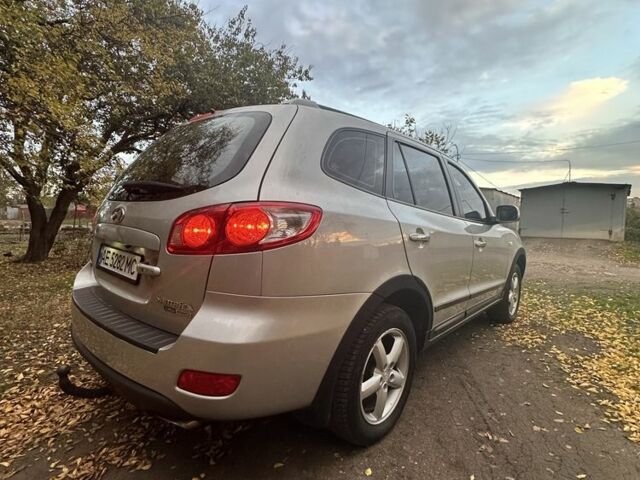 Хендай Санта Фе 2006 в Кривом Роге на Automoto.ua Серый Хендай Санта Фе, объемом двигателя 2.2 л и пробегом 340 тыс. км за 8300 $, фото 3 на Automoto.ua