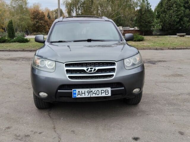 Серый Хендай Санта Фе, объемом двигателя 2.2 л и пробегом 330 тыс. км за 4700 $, фото 2 на Automoto.ua