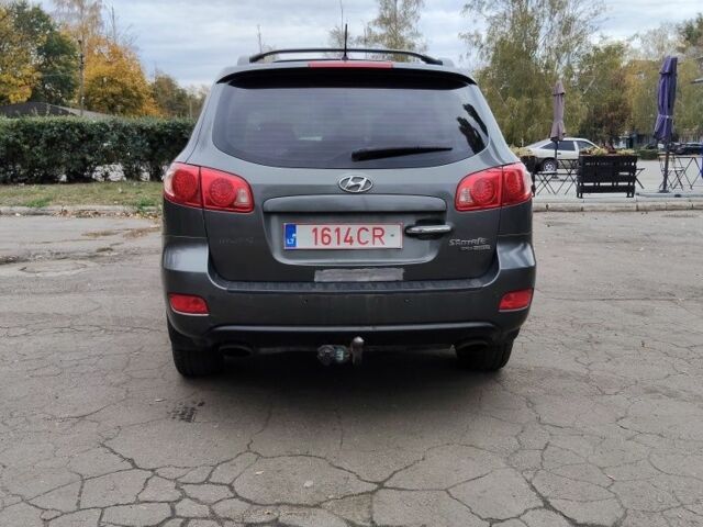 Серый Хендай Санта Фе, объемом двигателя 2.2 л и пробегом 330 тыс. км за 4700 $, фото 8 на Automoto.ua