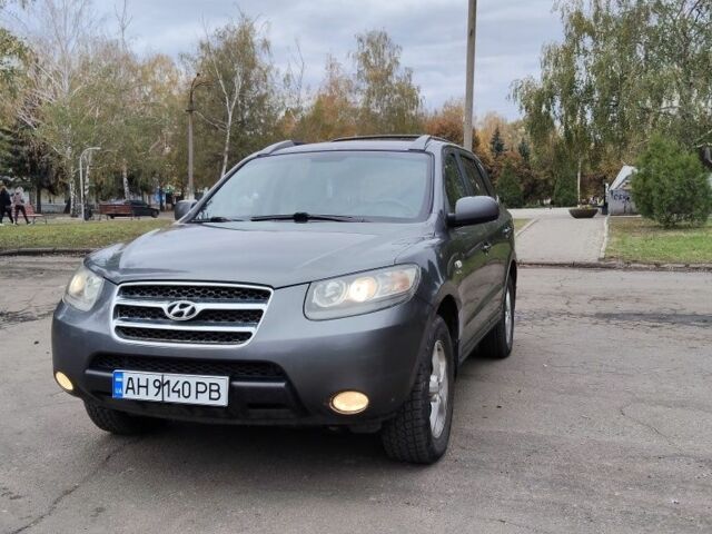 Серый Хендай Санта Фе, объемом двигателя 2.2 л и пробегом 330 тыс. км за 4700 $, фото 6 на Automoto.ua