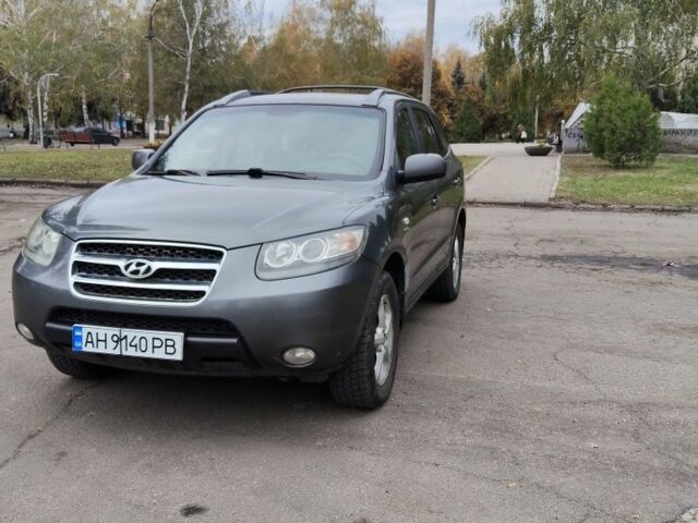 Серый Хендай Санта Фе, объемом двигателя 2.2 л и пробегом 330 тыс. км за 4700 $, фото 4 на Automoto.ua
