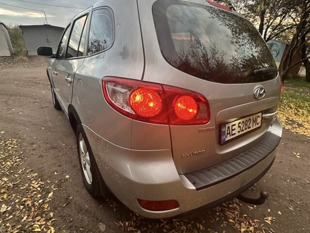 Хендай Санта Фе 2006 в Кривом Роге на Automoto.ua Серый Хендай Санта Фе, объемом двигателя 2.2 л и пробегом 340 тыс. км за 8300 $, фото 2 на Automoto.ua