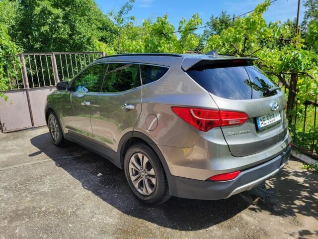 Хендай Санта Фе 2015 в Кривом Роге на Automoto.ua Серый Хендай Санта Фе, объемом двигателя 2.4 л и пробегом 192 тыс. км за 15650 $, фото 1 на Automoto.ua