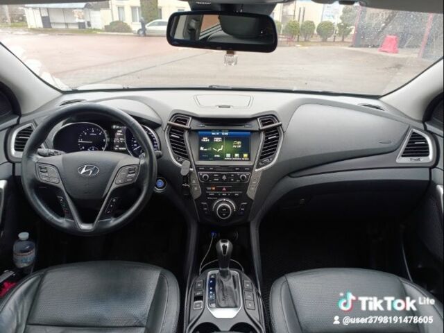 Сірий Хендай Санта Фе, об'ємом двигуна 2 л та пробігом 280 тис. км за 19300 $, фото 3 на Automoto.ua