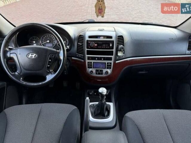 Хендай Санта Фе 2000 в Кропивницком (Кировограде) на Automoto.ua Серый Хендай Санта Фе, объемом двигателя 2.2 л и пробегом 265 тыс. км за 3000 $, фото 5 на Automoto.ua