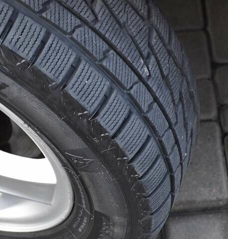 Сірий Хендай Санта Фе, об'ємом двигуна 2 л та пробігом 238 тис. км за 5800 $, фото 16 на Automoto.ua