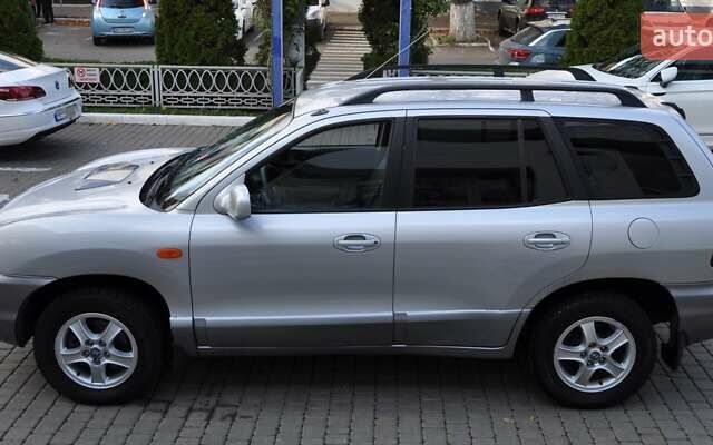Сірий Хендай Санта Фе, об'ємом двигуна 2 л та пробігом 238 тис. км за 5800 $, фото 2 на Automoto.ua