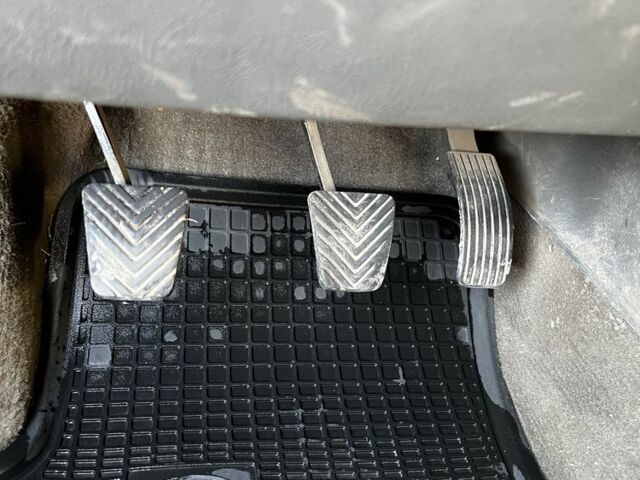 Сірий Хендай Санта Фе, об'ємом двигуна 2 л та пробігом 250 тис. км за 3621 $, фото 1 на Automoto.ua