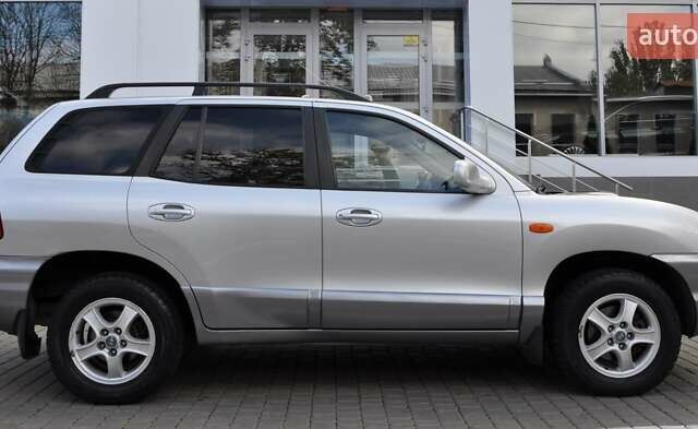 Сірий Хендай Санта Фе, об'ємом двигуна 2 л та пробігом 238 тис. км за 5800 $, фото 11 на Automoto.ua