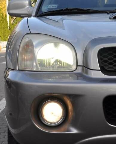 Сірий Хендай Санта Фе, об'ємом двигуна 2 л та пробігом 238 тис. км за 5800 $, фото 13 на Automoto.ua