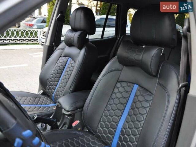 Сірий Хендай Санта Фе, об'ємом двигуна 2 л та пробігом 238 тис. км за 5800 $, фото 25 на Automoto.ua