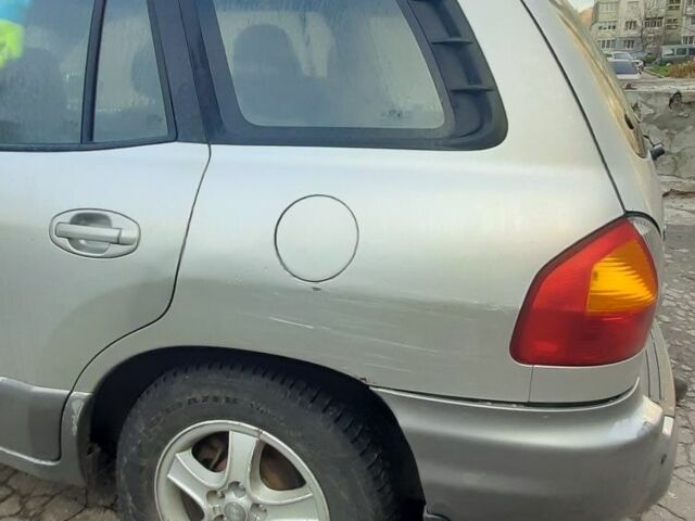 Сірий Хендай Санта Фе, об'ємом двигуна 2 л та пробігом 200 тис. км за 3546 $, фото 8 на Automoto.ua