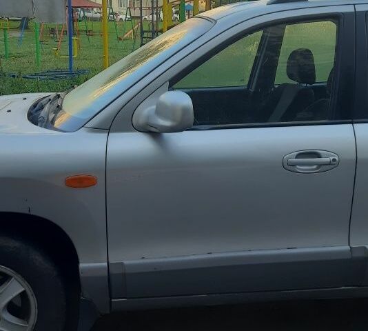 Серый Хендай Санта Фе, объемом двигателя 0 л и пробегом 111 тыс. км за 3500 $, фото 2 на Automoto.ua