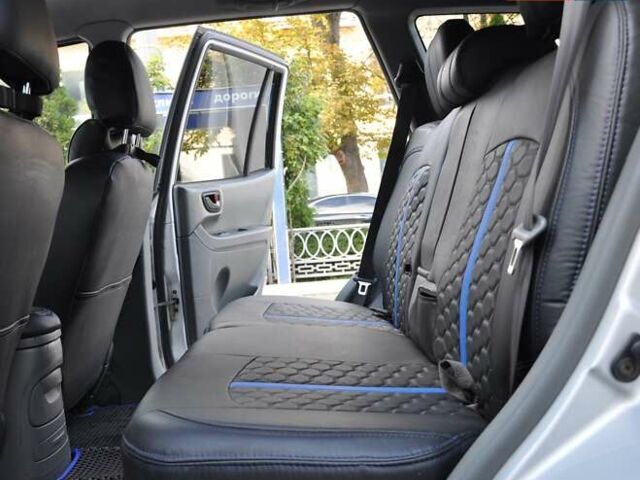 Сірий Хендай Санта Фе, об'ємом двигуна 2 л та пробігом 238 тис. км за 5800 $, фото 18 на Automoto.ua