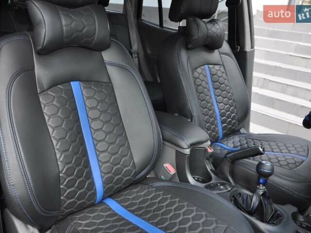 Сірий Хендай Санта Фе, об'ємом двигуна 2 л та пробігом 238 тис. км за 5800 $, фото 23 на Automoto.ua