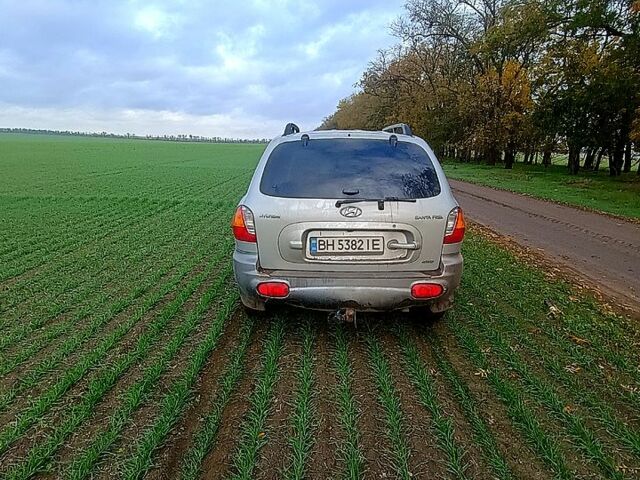 Серый Хендай Санта Фе, объемом двигателя 2 л и пробегом 262 тыс. км за 5200 $, фото 4 на Automoto.ua