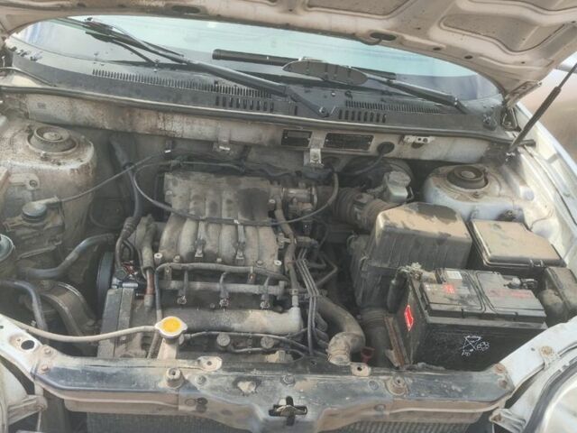 Сірий Хендай Санта Фе, об'ємом двигуна 2 л та пробігом 3 тис. км за 2750 $, фото 4 на Automoto.ua