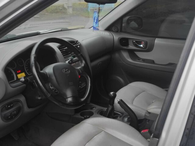 Сірий Хендай Санта Фе, об'ємом двигуна 2.2 л та пробігом 374 тис. км за 3000 $, фото 4 на Automoto.ua