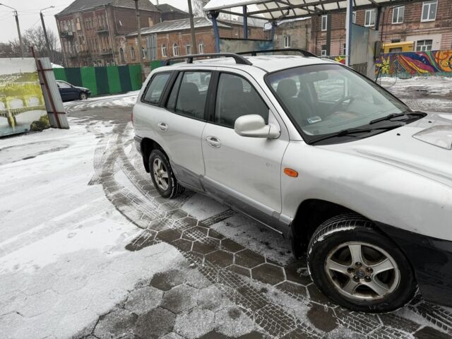 Сірий Хендай Санта Фе, об'ємом двигуна 2 л та пробігом 288 тис. км за 5300 $, фото 2 на Automoto.ua