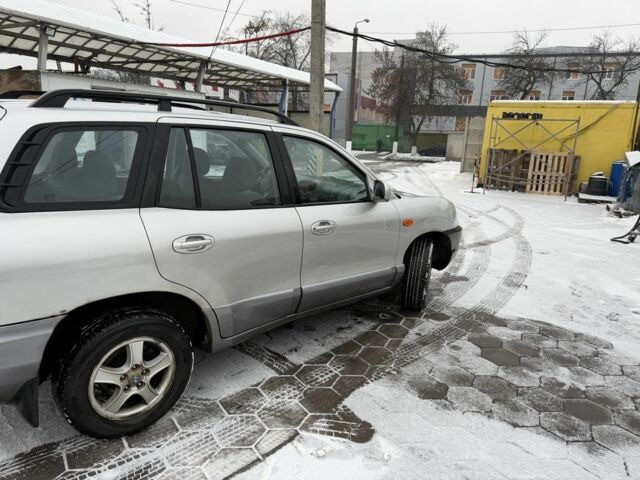 Сірий Хендай Санта Фе, об'ємом двигуна 2 л та пробігом 288 тис. км за 5300 $, фото 3 на Automoto.ua