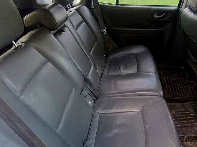 Серый Хендай Санта Фе, объемом двигателя 2 л и пробегом 262 тыс. км за 5200 $, фото 2 на Automoto.ua