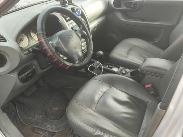 Сірий Хендай Санта Фе, об'ємом двигуна 2 л та пробігом 3 тис. км за 2750 $, фото 2 на Automoto.ua