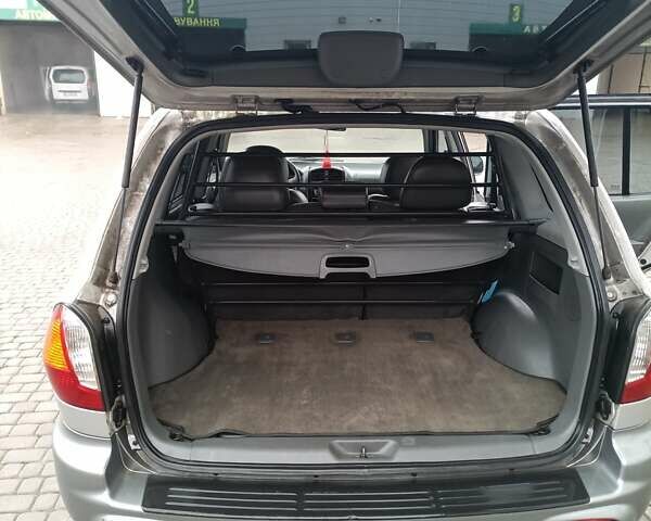 Серый Хендай Санта Фе, объемом двигателя 1.99 л и пробегом 350 тыс. км за 4200 $, фото 9 на Automoto.ua