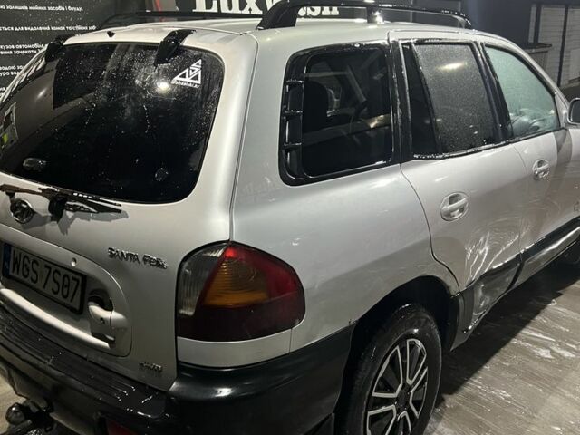 Сірий Хендай Санта Фе, об'ємом двигуна 2 л та пробігом 260 тис. км за 3313 $, фото 2 на Automoto.ua