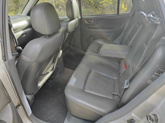 Серый Хендай Санта Фе, объемом двигателя 0 л и пробегом 300 тыс. км за 3000 $, фото 9 на Automoto.ua