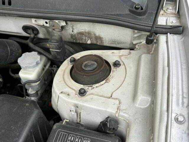 Серый Хендай Санта Фе, объемом двигателя 0 л и пробегом 300 тыс. км за 4500 $, фото 7 на Automoto.ua