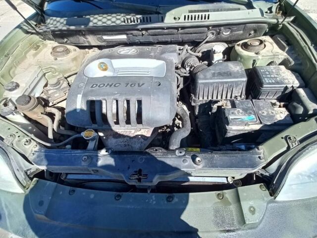 Сірий Хендай Санта Фе, об'ємом двигуна 2 л та пробігом 350 тис. км за 4000 $, фото 13 на Automoto.ua