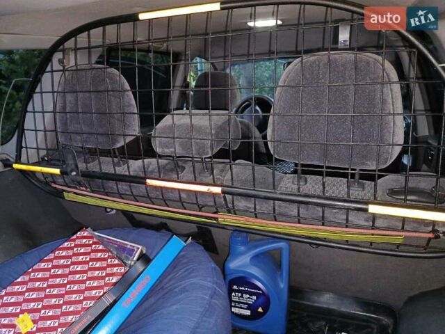 Сірий Хендай Санта Фе, об'ємом двигуна 2.7 л та пробігом 180 тис. км за 6200 $, фото 32 на Automoto.ua