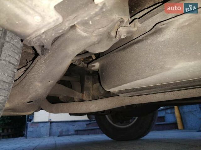 Сірий Хендай Санта Фе, об'ємом двигуна 2.7 л та пробігом 180 тис. км за 6200 $, фото 27 на Automoto.ua