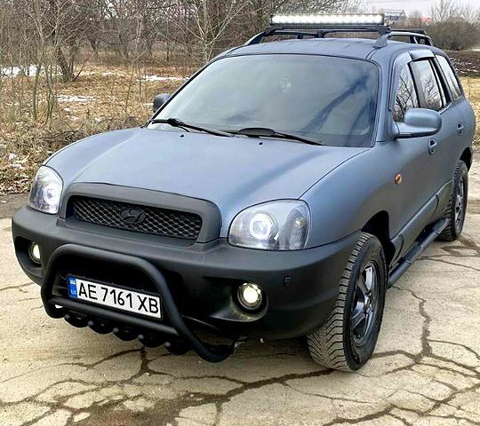 Серый Хендай Санта Фе, объемом двигателя 2.4 л и пробегом 290 тыс. км за 6000 $, фото 4 на Automoto.ua