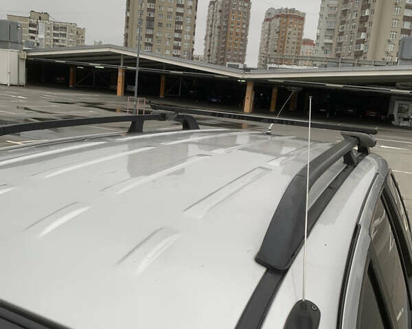 Серый Хендай Санта Фе, объемом двигателя 2.4 л и пробегом 115 тыс. км за 6100 $, фото 39 на Automoto.ua