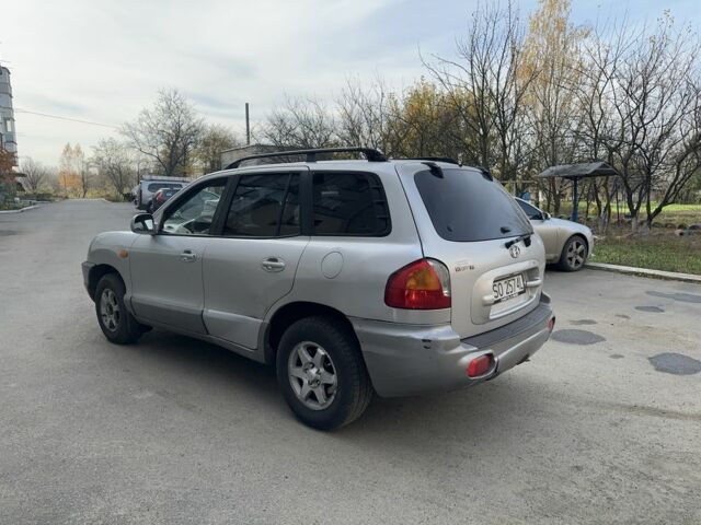 Серый Хендай Санта Фе, объемом двигателя 2 л и пробегом 200 тыс. км за 2800 $, фото 2 на Automoto.ua