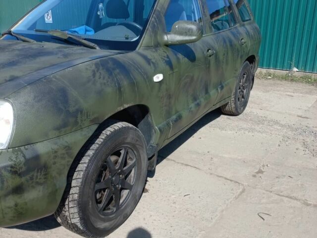 Сірий Хендай Санта Фе, об'ємом двигуна 2 л та пробігом 350 тис. км за 4000 $, фото 7 на Automoto.ua