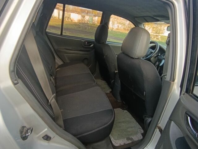 Сірий Хендай Санта Фе, об'ємом двигуна 2 л та пробігом 390 тис. км за 2900 $, фото 9 на Automoto.ua