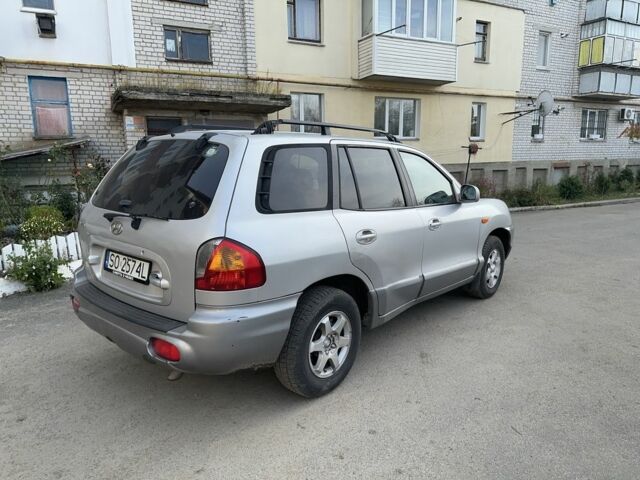 Серый Хендай Санта Фе, объемом двигателя 2 л и пробегом 200 тыс. км за 2800 $, фото 3 на Automoto.ua