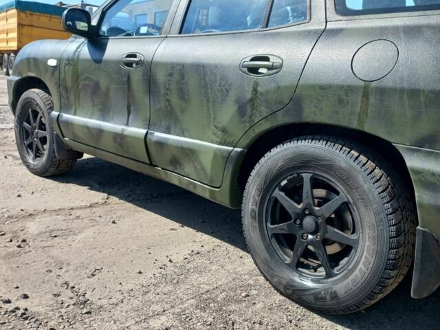 Сірий Хендай Санта Фе, об'ємом двигуна 2 л та пробігом 350 тис. км за 4000 $, фото 4 на Automoto.ua