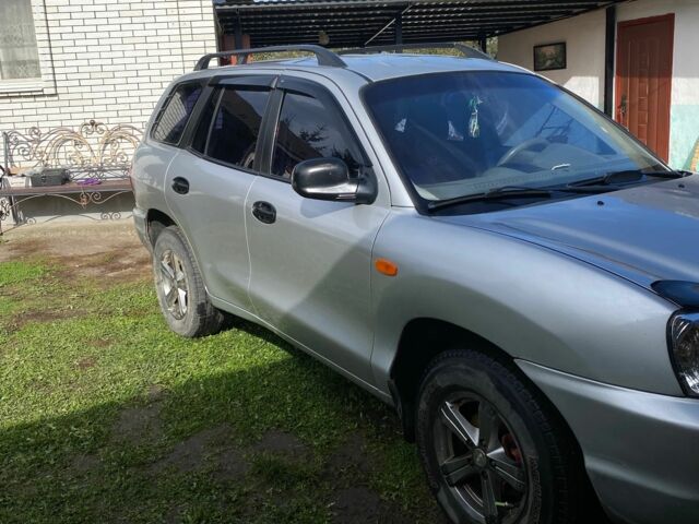 Серый Хендай Санта Фе, объемом двигателя 0 л и пробегом 315 тыс. км за 4200 $, фото 2 на Automoto.ua