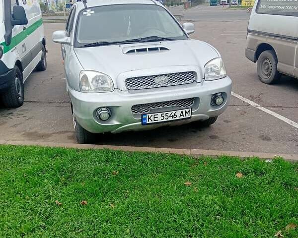 Сірий Хендай Санта Фе, об'ємом двигуна 1.99 л та пробігом 320 тис. км за 5500 $, фото 1 на Automoto.ua