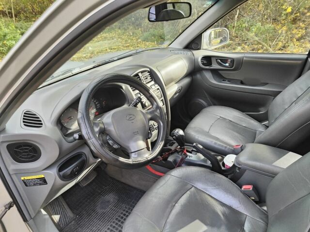 Серый Хендай Санта Фе, объемом двигателя 0 л и пробегом 300 тыс. км за 3000 $, фото 11 на Automoto.ua