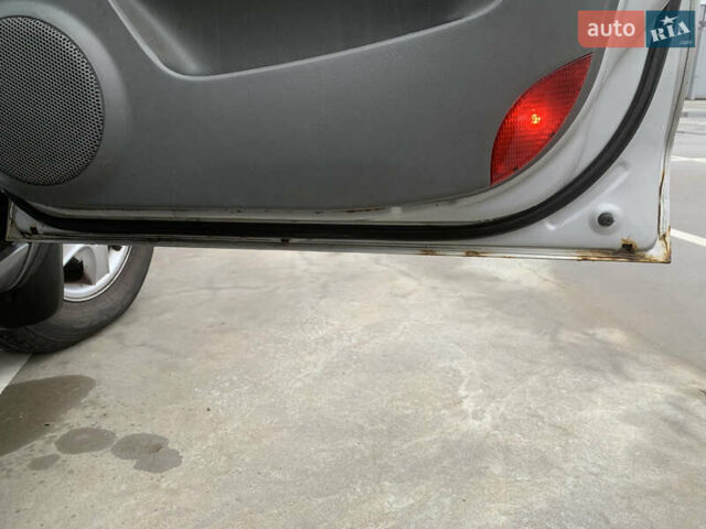 Серый Хендай Санта Фе, объемом двигателя 2.4 л и пробегом 115 тыс. км за 6100 $, фото 9 на Automoto.ua
