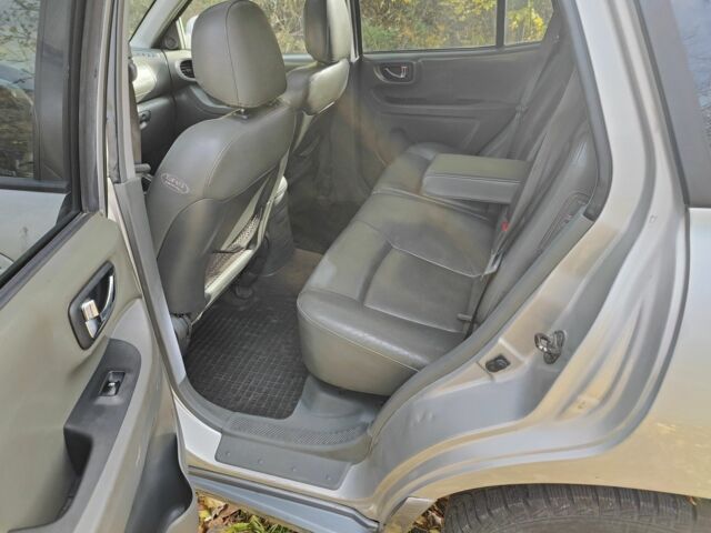 Серый Хендай Санта Фе, объемом двигателя 0 л и пробегом 300 тыс. км за 3000 $, фото 10 на Automoto.ua