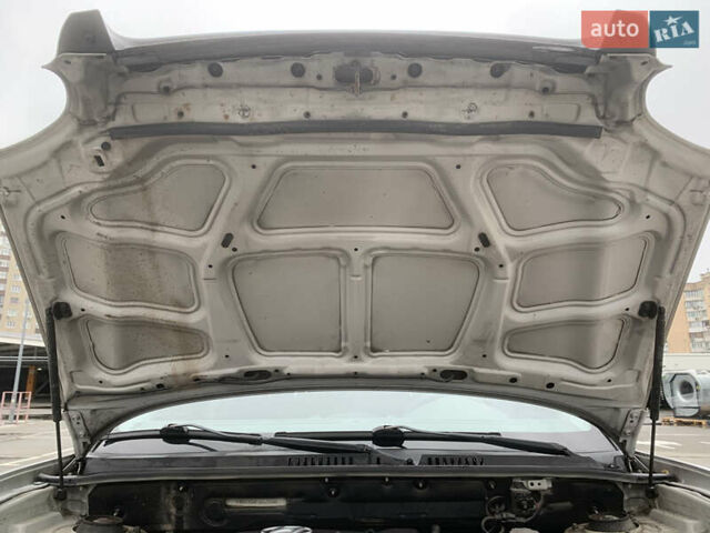 Серый Хендай Санта Фе, объемом двигателя 2.4 л и пробегом 115 тыс. км за 6100 $, фото 38 на Automoto.ua