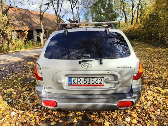 Серый Хендай Санта Фе, объемом двигателя 0 л и пробегом 300 тыс. км за 3000 $, фото 5 на Automoto.ua